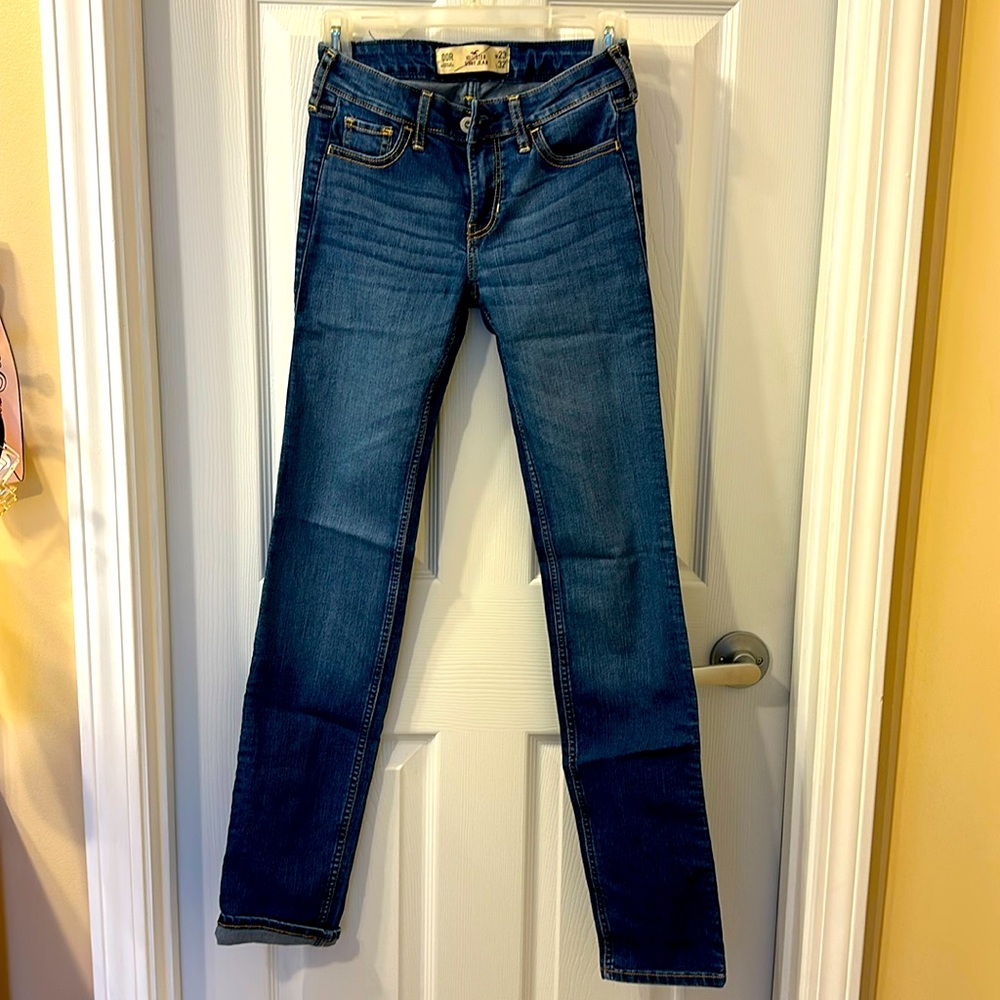 Hollister jeans size 00R (W23/L32)